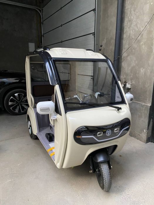 Продам электроскутер с 3 балонами, индийская рикша