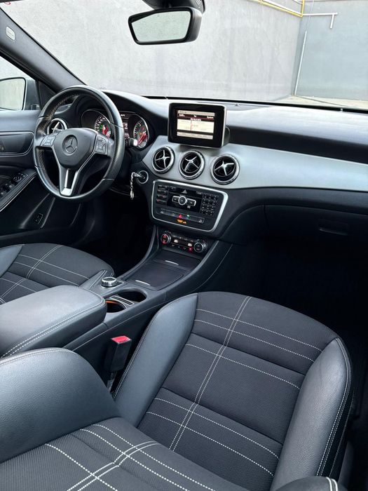 Mercedes GLA220D* 2015* 4 Matic* Automat* LED* Navi* 52.000km