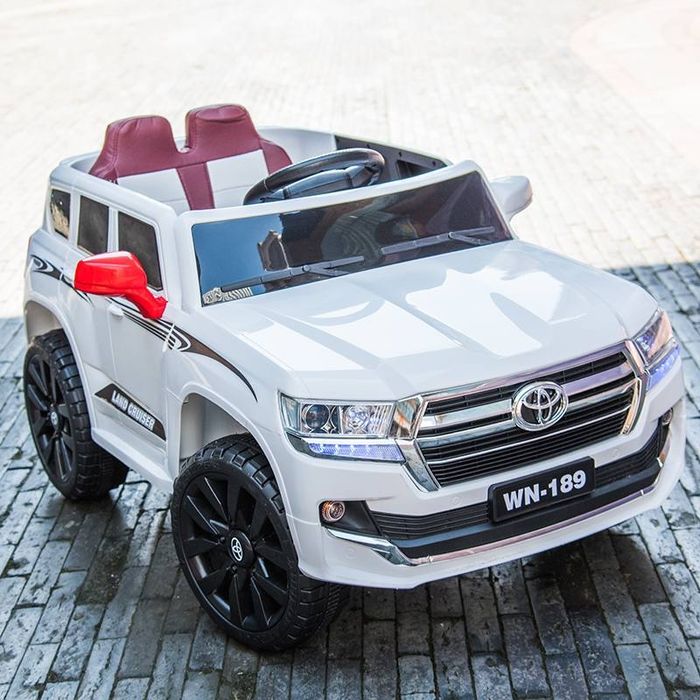 Toyota Land Cruiser 300 va 200 bolalar mashinasi детская машина с пуль