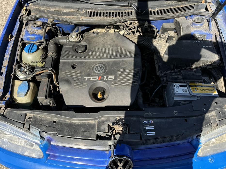 Продавам голф 4 1.9 110кс на части