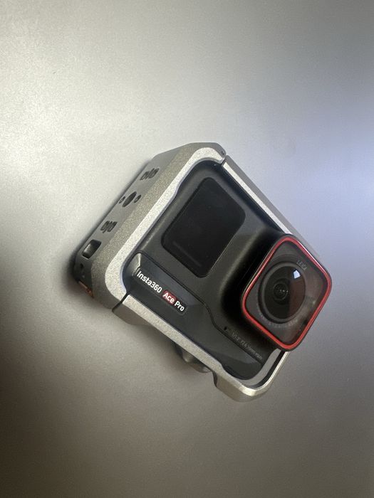 Экше камера Insta 360 Ace Pro