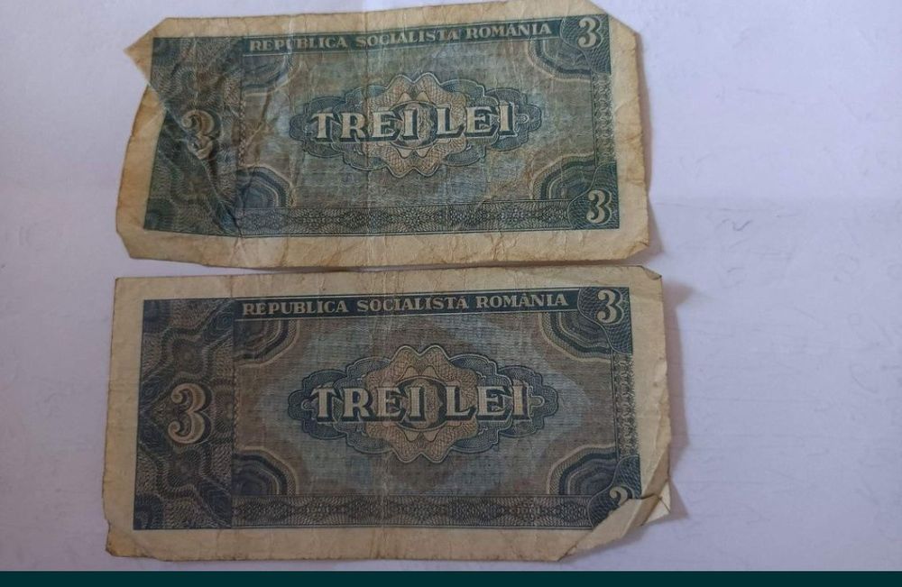 Vând bacnote foarte vechii.