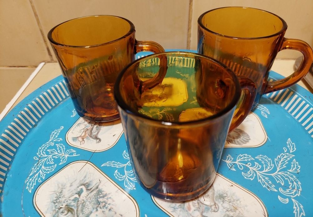 Продавам порцеланови съдове