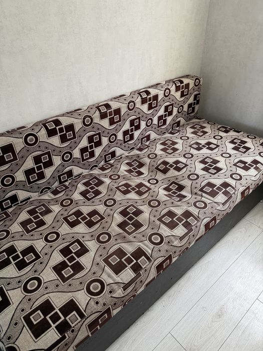 Отдам даром диван тахту