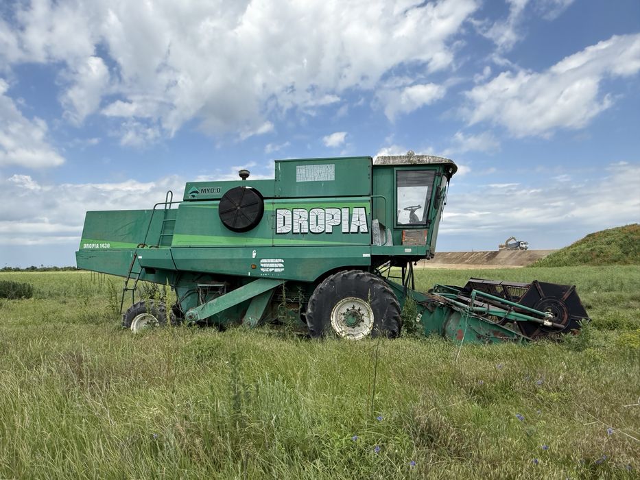 Combină de recoltat cereale COMBINA DROPIA 1430 - MOTOR GRIPAT
