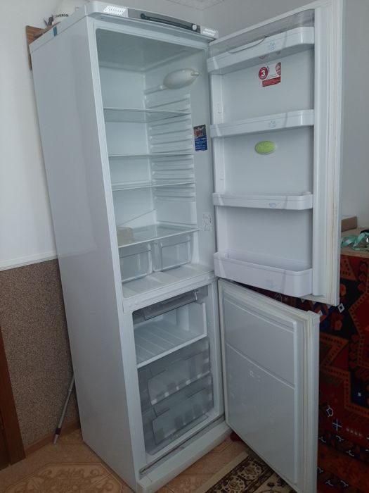 Электроника . Холодильник  indesit  .