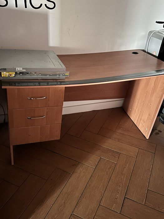 Офисные столы, офисная мебель