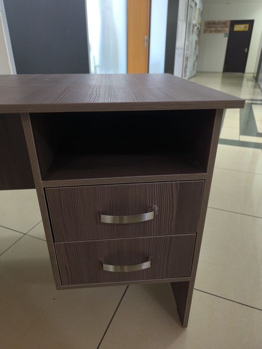 Продам офисные столы в отличном состоянии