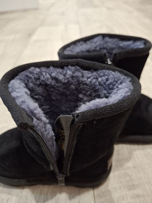 Продам детскую обувь