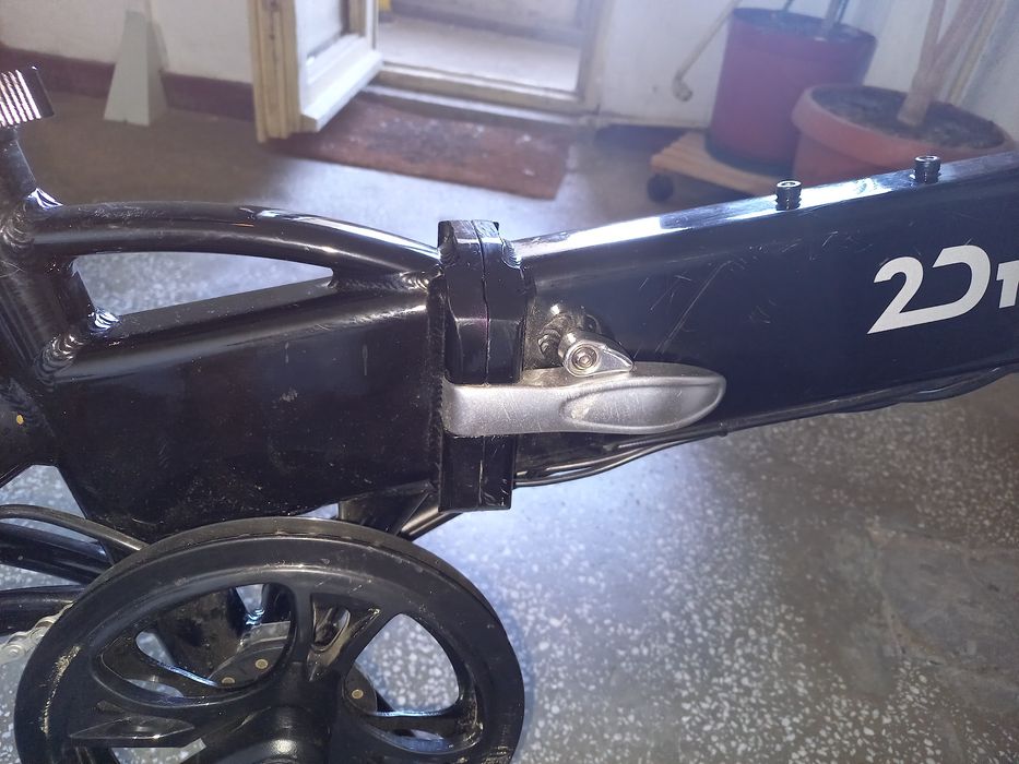 Bicicleta electrica pliabila  roti pe 14