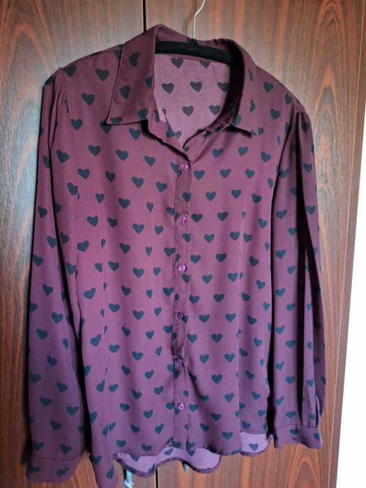 Cămașă damă vișinie cu inimioare negre, subțire, mărimea 40