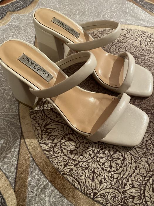 Босоножки  ……………………..