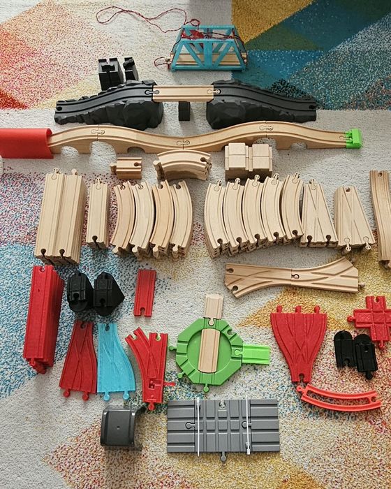 Set trenulet, sine Ikea lemn si plastic, vehicule electrice si manuale
