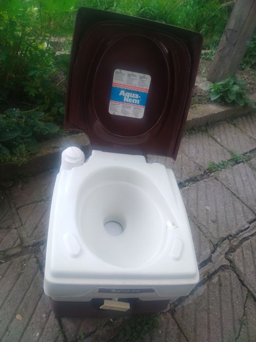 Преносима химическа  тоалетна за каравана, кемпер, къмпинг, лодка, вил