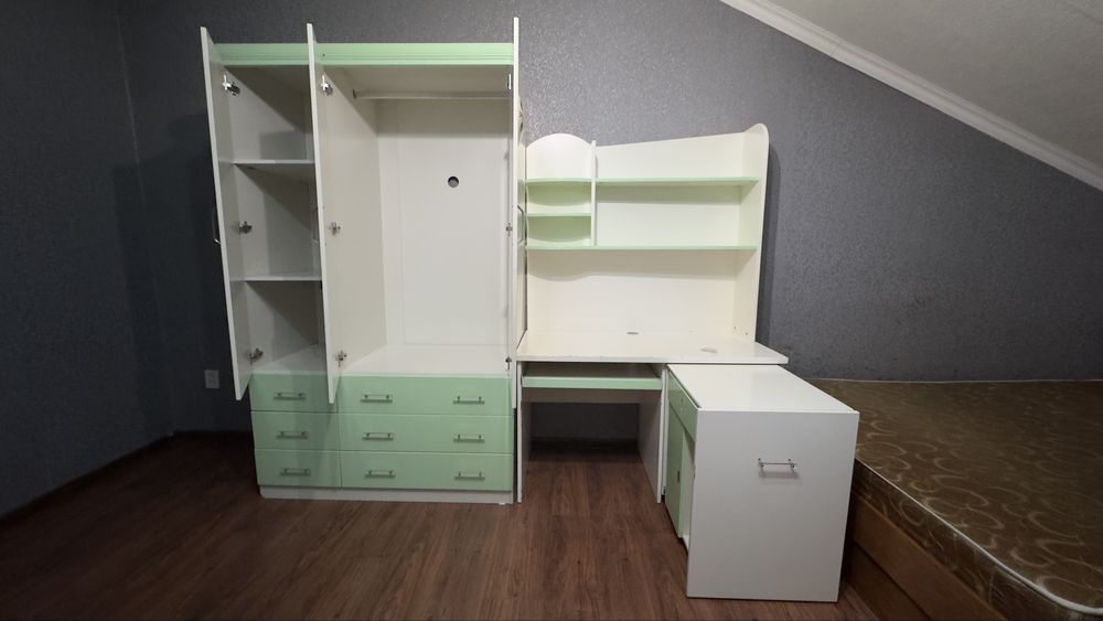 Детский шкаф, стол