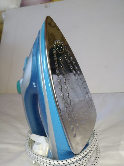 Продаётся паровой утюг