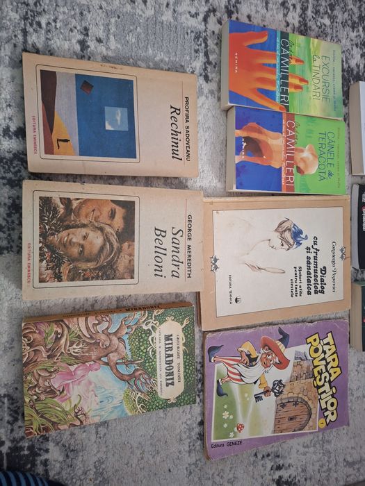 Lot 10 cărți la super pret