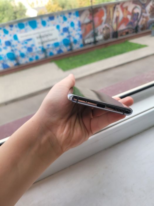 Samsung s20 128гб с торг и обменом