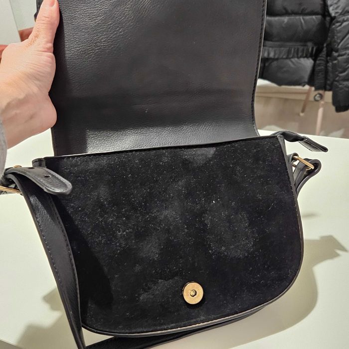 Дамска черна чанта