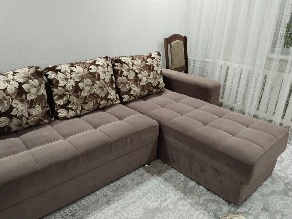 Продам угловой уголок отдыха.