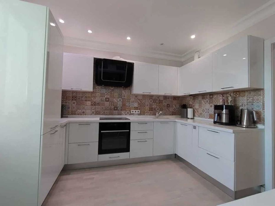 Дава се под наем Двустаен апартамент в София, Център - 56 кв.м за 402.39 € - Снимка #3