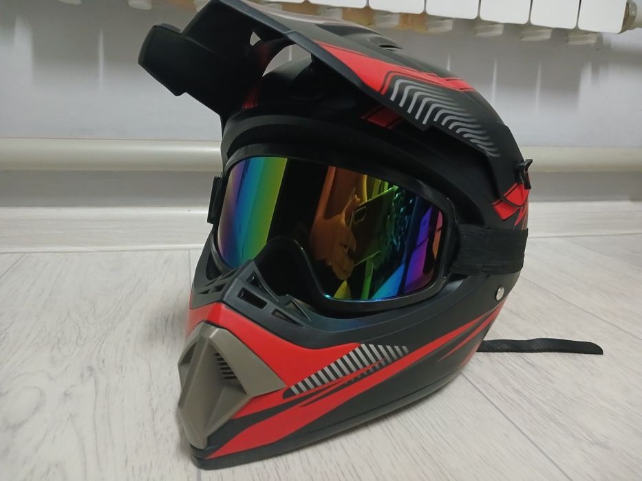 Шлем для велоспорту и пита