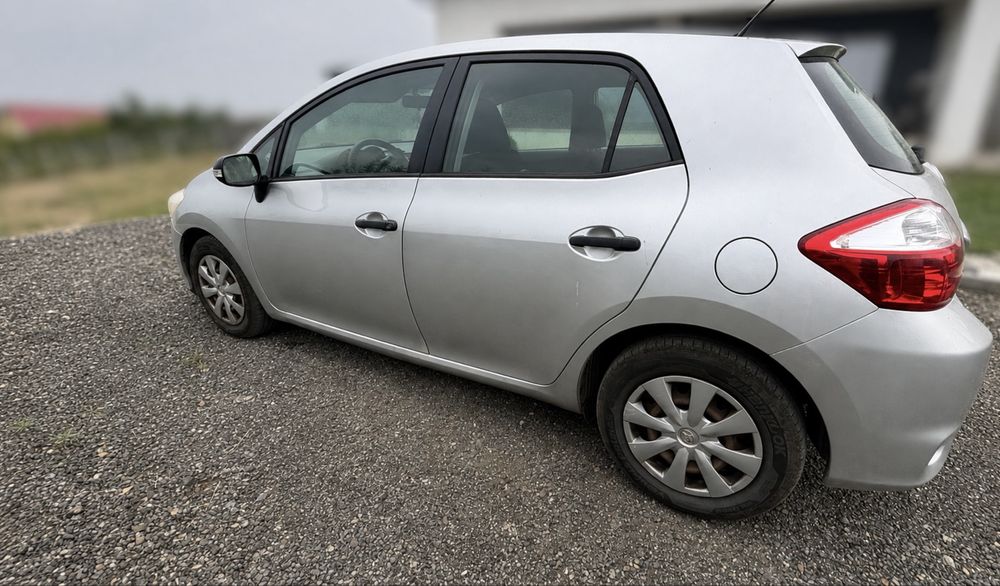 Toyota Auris 2011