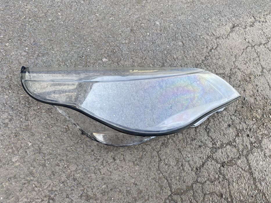 Правое стекло фары BMW E60