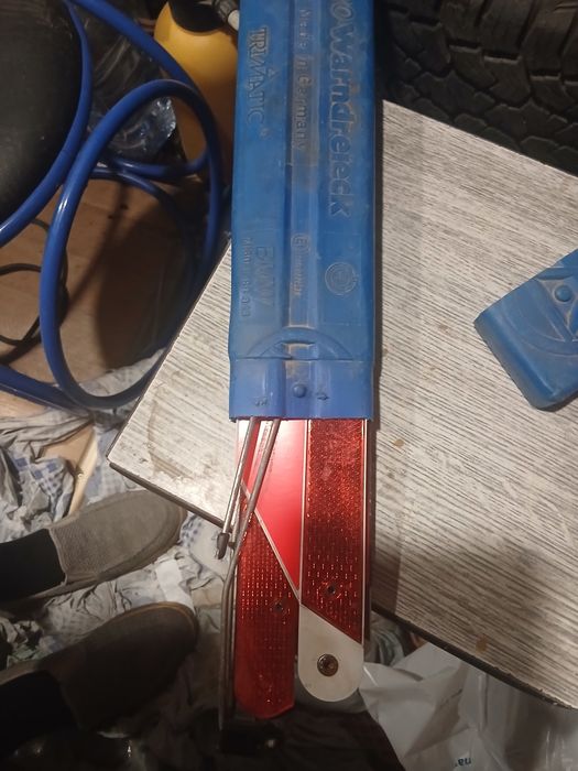 Продам аптечку, аварийный знак на бмв