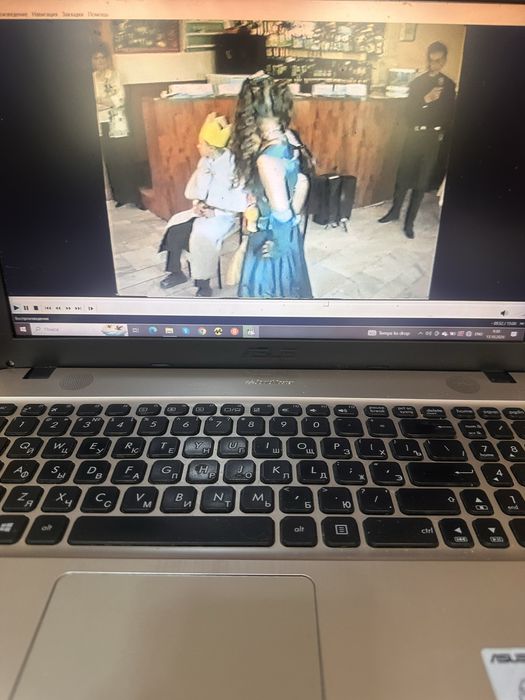 Срочно продам Ноутбук asus