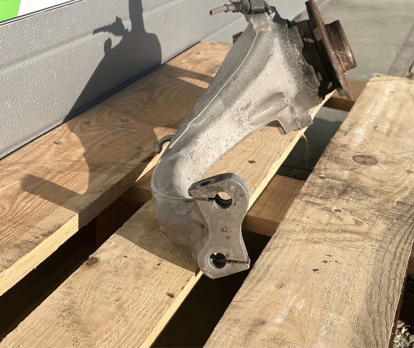 Десен шенкел AUDI A6 A7 Q5 8K0407258L