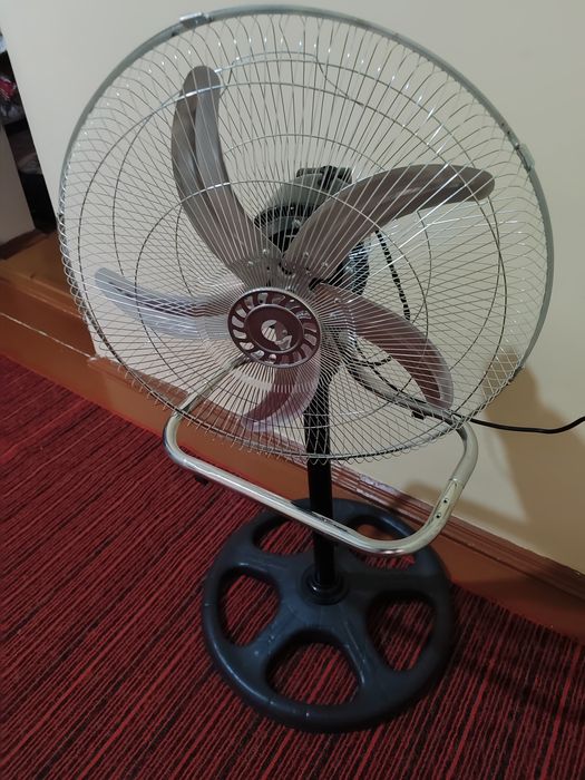 Ozgina ishlatilgan ventilyator.