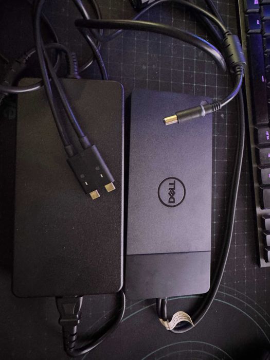 Vând Docking station Dell wd19dcs, USB-C, Gigabit Ethernet