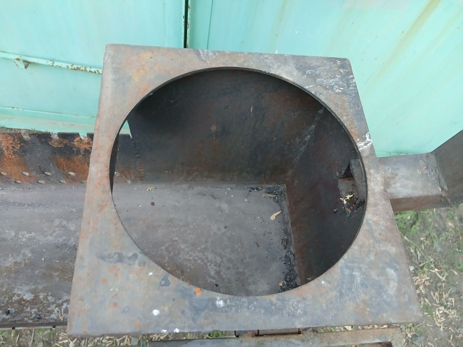 Продам мангал с под казаником