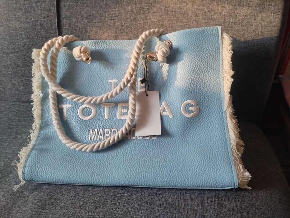 Чисто нова дамска чанта