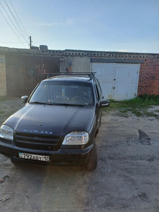 Нива Шевролет 2005 год
