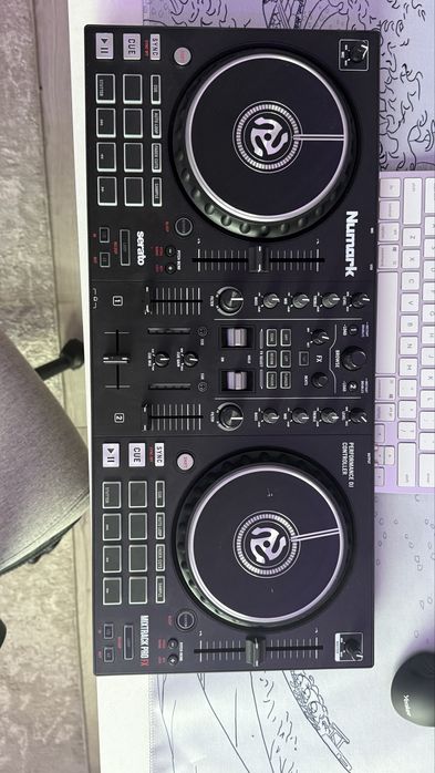 DJ контролер Numark Mixtrack PRO FX DJ