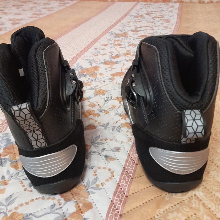 Обувки за мотоциклет