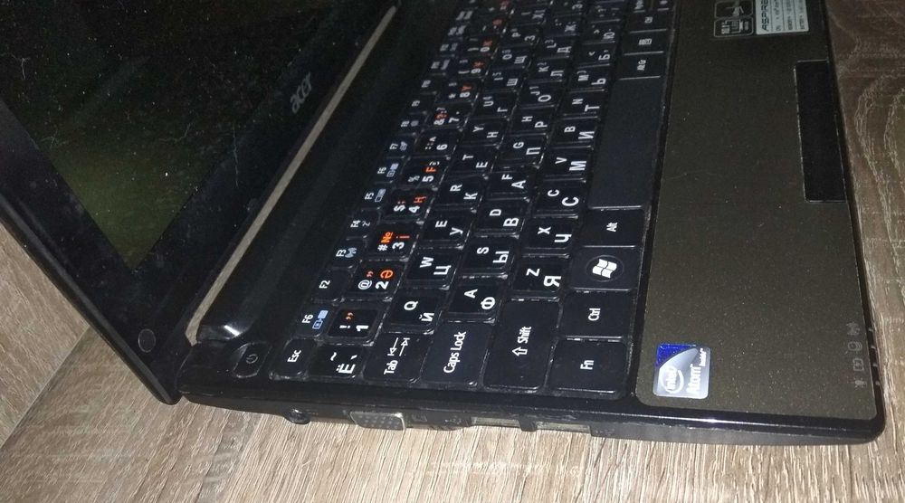 Продам нетбук Acer D255