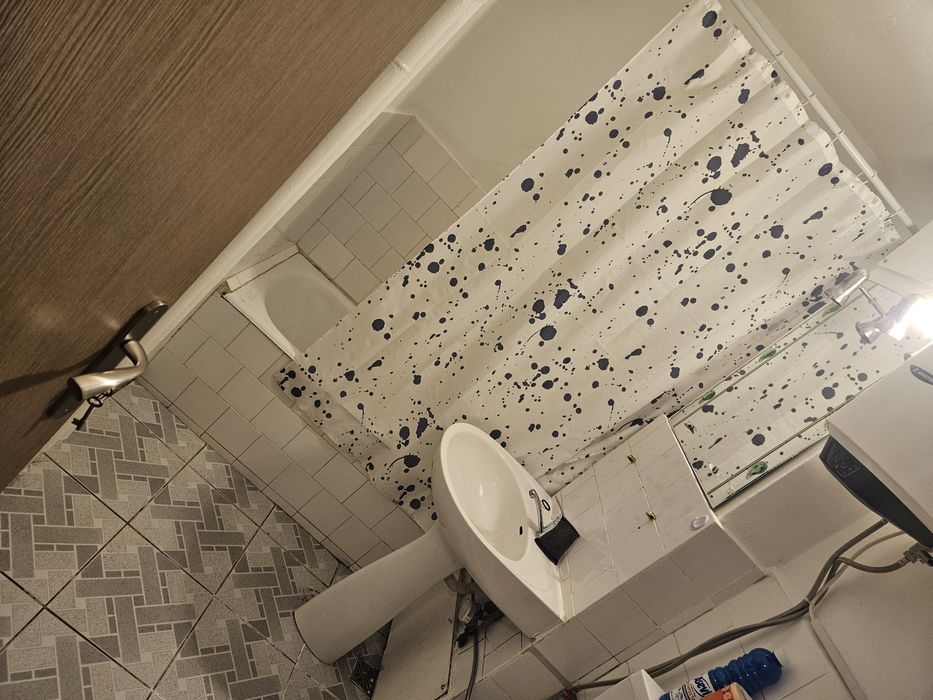 Închiriez garsonieră