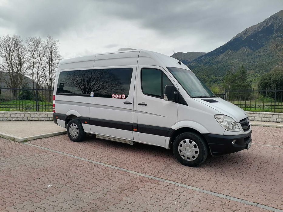 Бус под наем  -  « 15 местен и 8 местен »