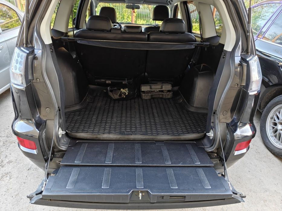 Mitsubishi outlander 2010