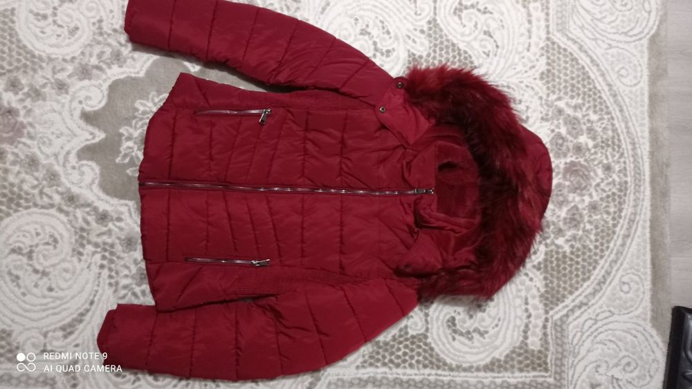 Зимно яке цвят бордо