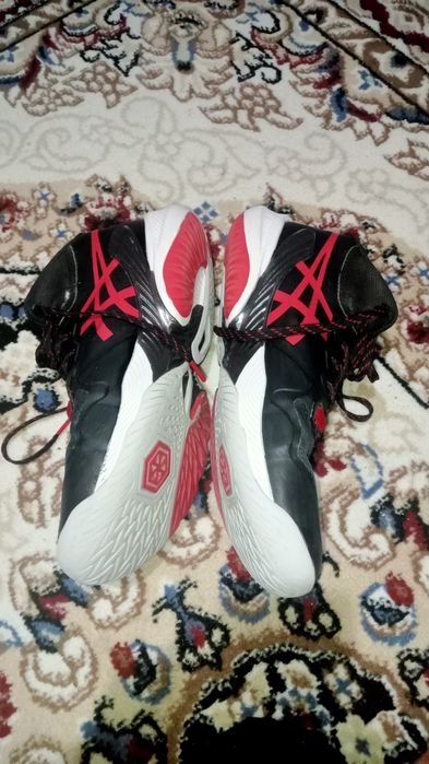 Продажа кроссовок