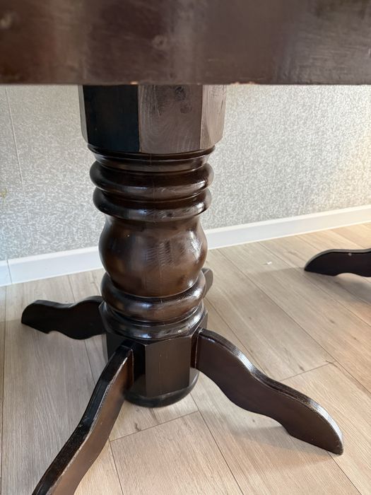 Стол для гостиной