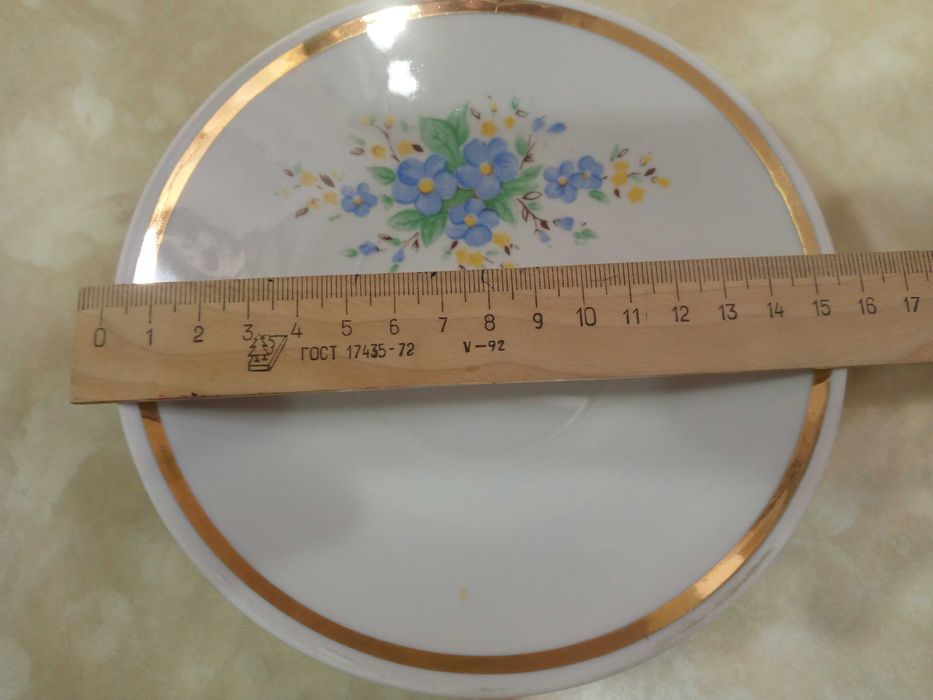 Маленькие тарелки блюдца  советские.Цена 15 тыс 1шт