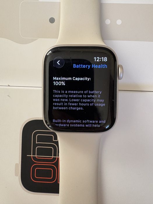 Apple Watch SE 3 44mm Starlight AI Starlight SB S/M CEL