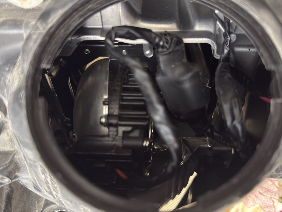 Оригиналные фары 4Runner