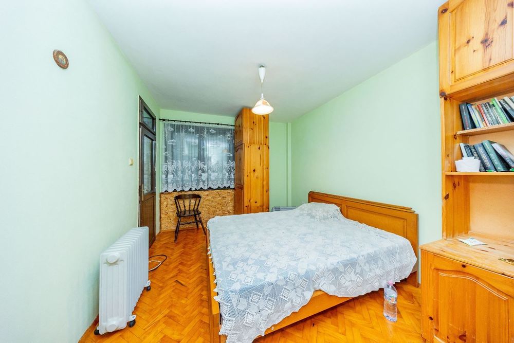 Продава се Тристаен апартамент в Плевен, 9-ти квартал - 110 кв.м за 742 €/кв.м - Снимка #6