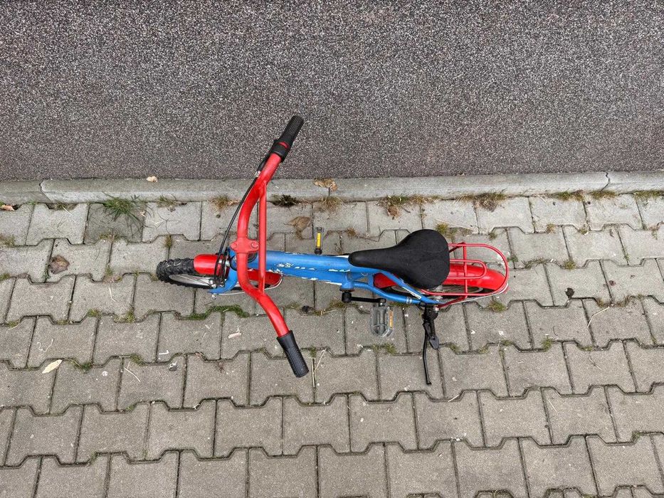 Bicicletă copii albastră cu roșu, cu cric – stare bună
